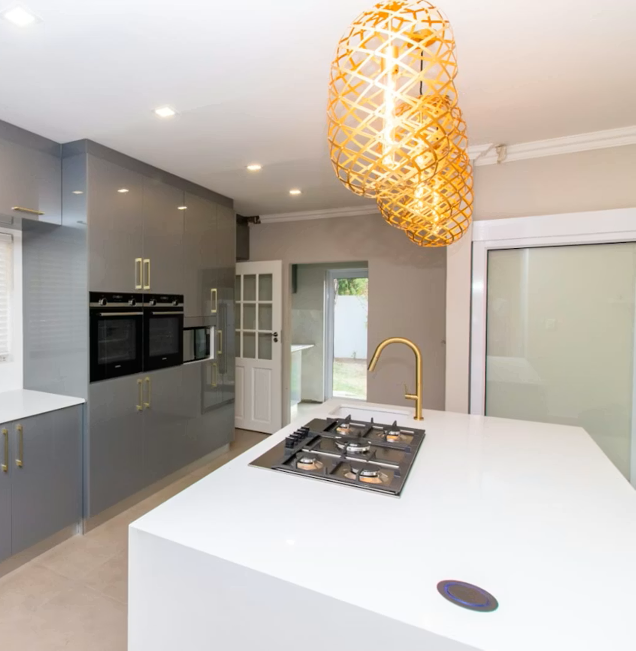 Silestone Miami White quartz surface in a bright white finish, with subtle texture and delicate tonal variation for kitchens, bathrooms and interiors.