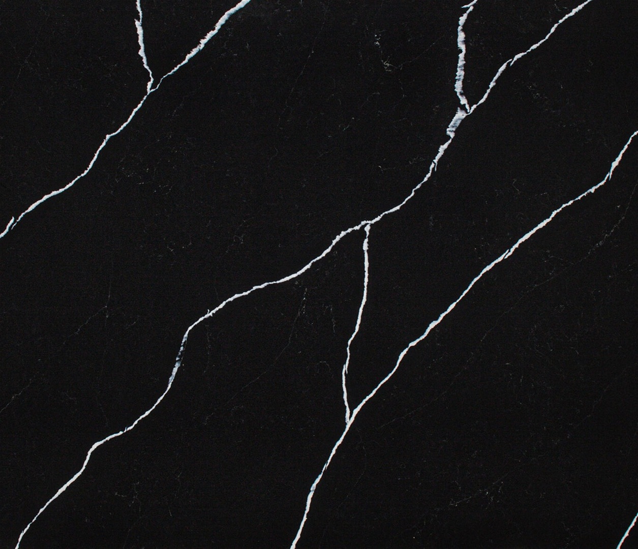 Avant Quartz 7520L Calacatta Bron Quartz